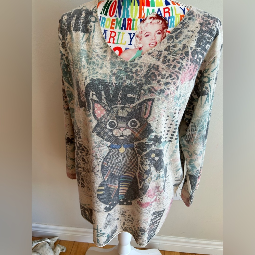 Italian Made Graphic Art to Wear Cat Print Long Sleeve Top by Via Vitale